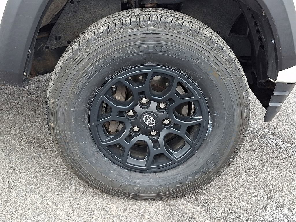 Used 2019 Toyota Tacoma SR w/ SX Package image 11