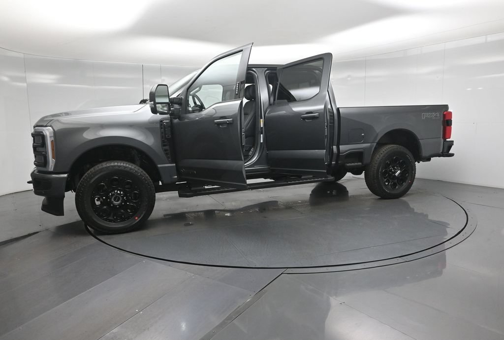 New 2026 Ford F250 Lariat w/ Black Appearance Package AWD/4WD image 34