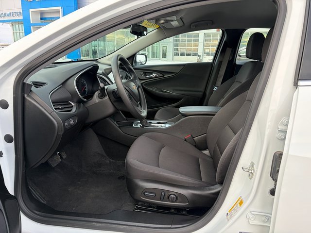Used 2025 Chevrolet Malibu LT image 13