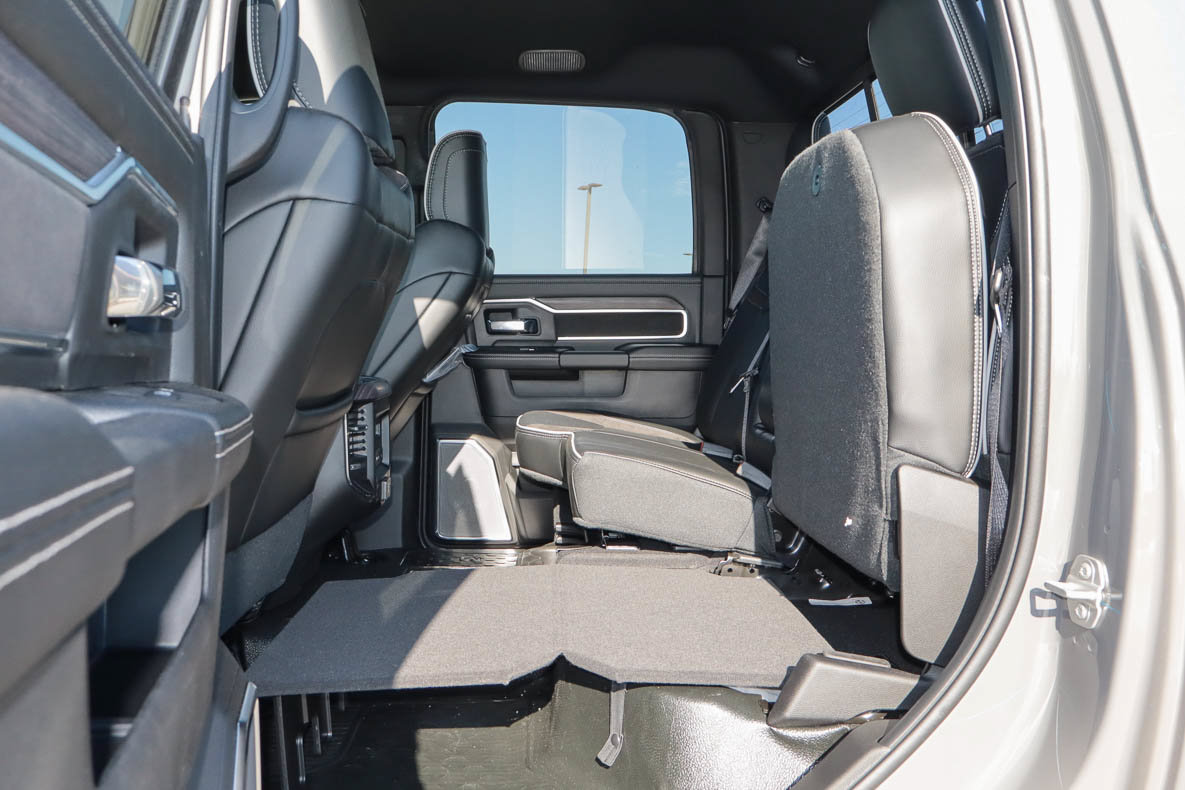 New 2027 RAM 3500 Big Horn AWD/4WD image 15