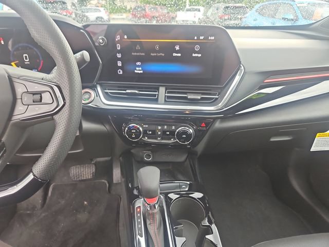Used 2024 Chevrolet Trax RS w/ Sunroof Package FWD image 18