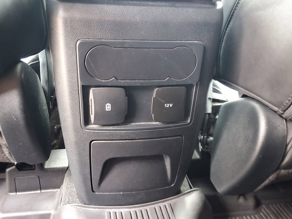 Used 2022 Ford Explorer XLT w/ Equipment Group 202A RWD image 12