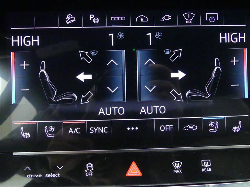 Used 2024 Audi Q8 e-tron Prestige image 17