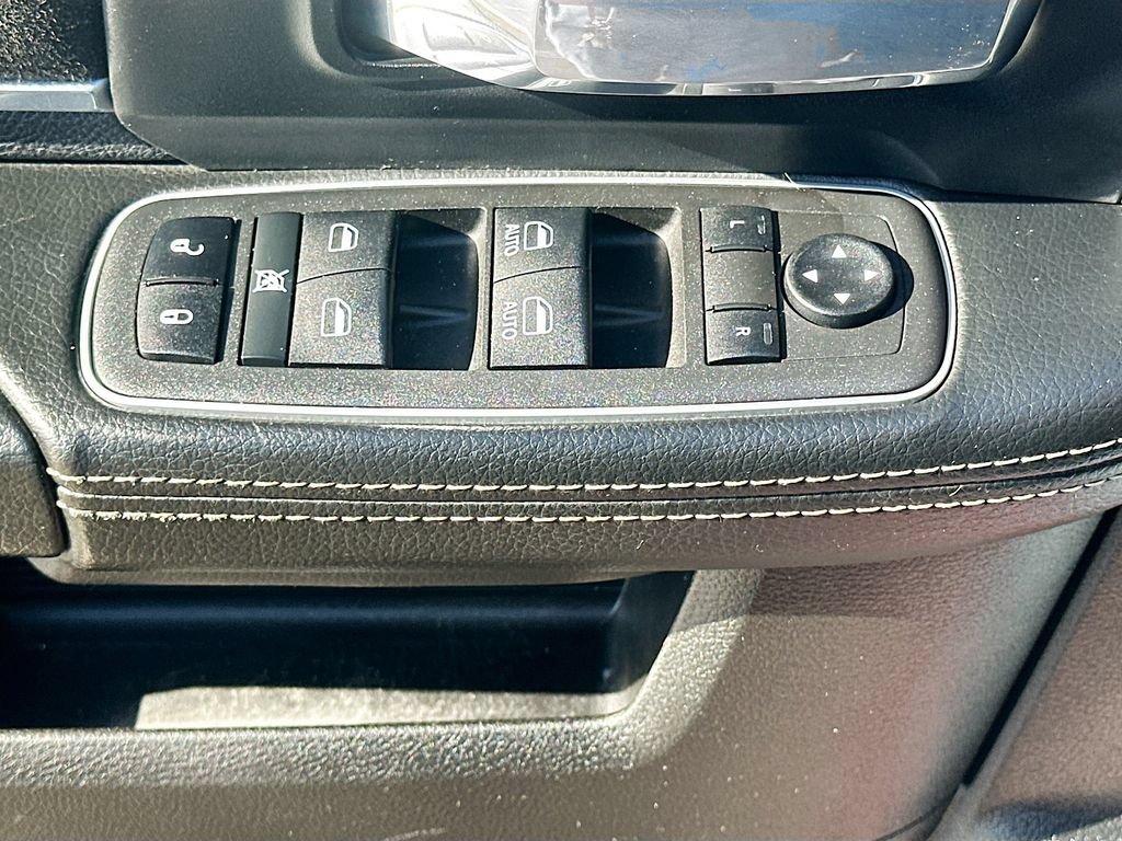 Used 2022 RAM 3500 Laramie AWD/4WD image 18