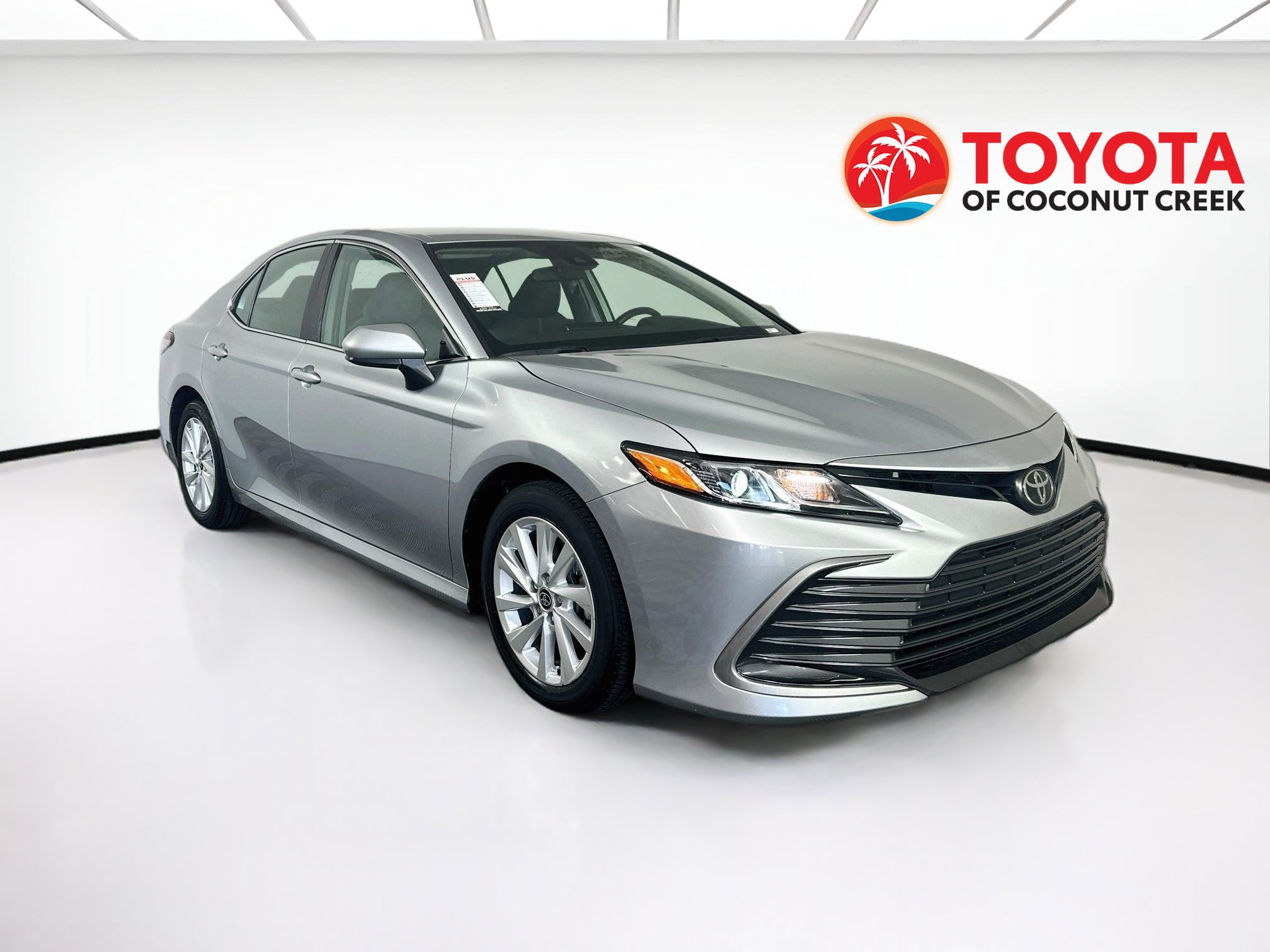 Used 2023 Toyota Camry LE FWD image 1