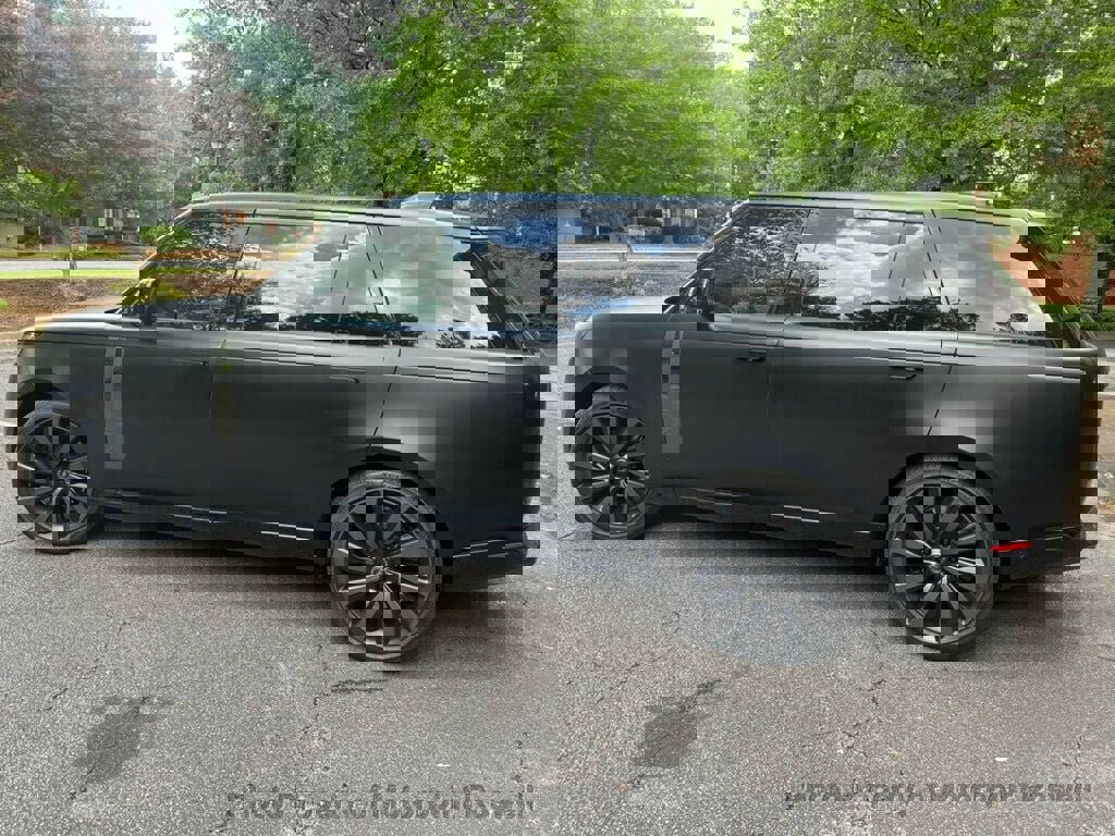 Used 2025 Land Rover Range Rover SV image 7