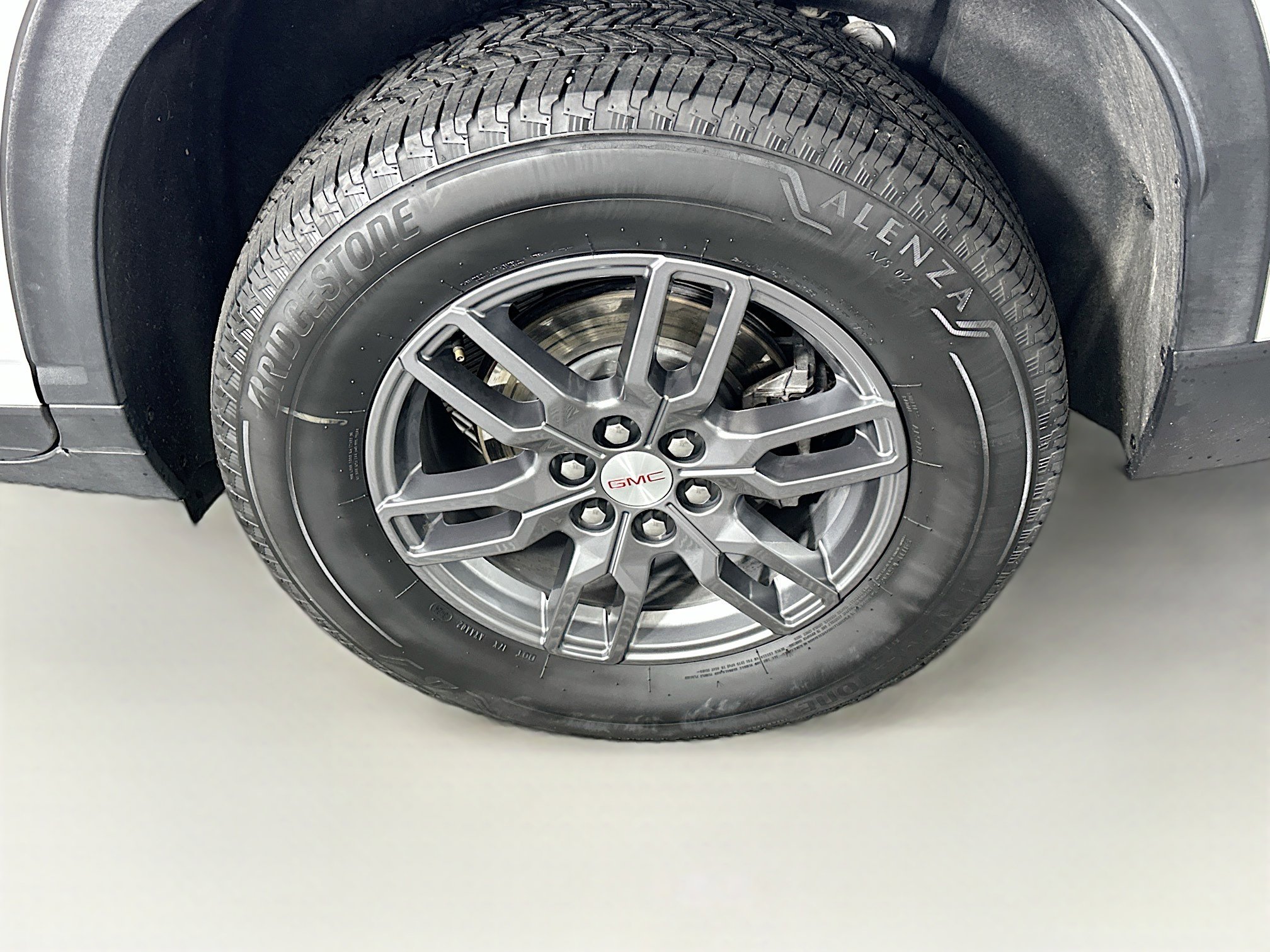 Used 2025 GMC Acadia Elevation image 11