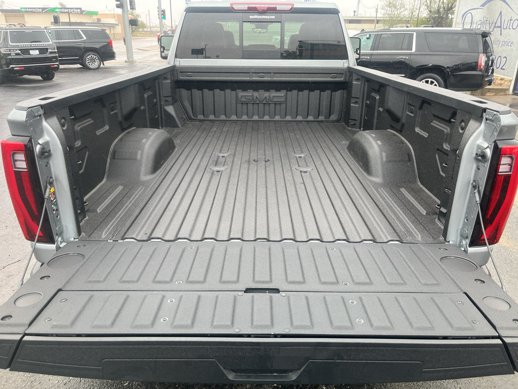 Used 2026 GMC Sierra 3500 Denali Ultimate w/ LPO, Black Badging Package AWD/4WD image 12