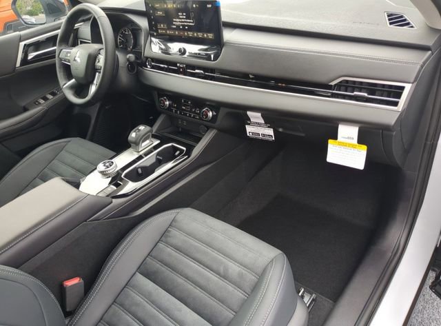 New 2025 Mitsubishi Outlander Trail Edition image 15