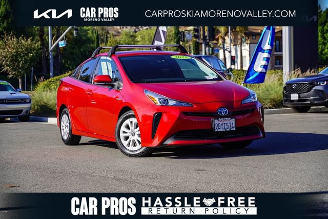 Used 2022 Toyota Prius LE image 1