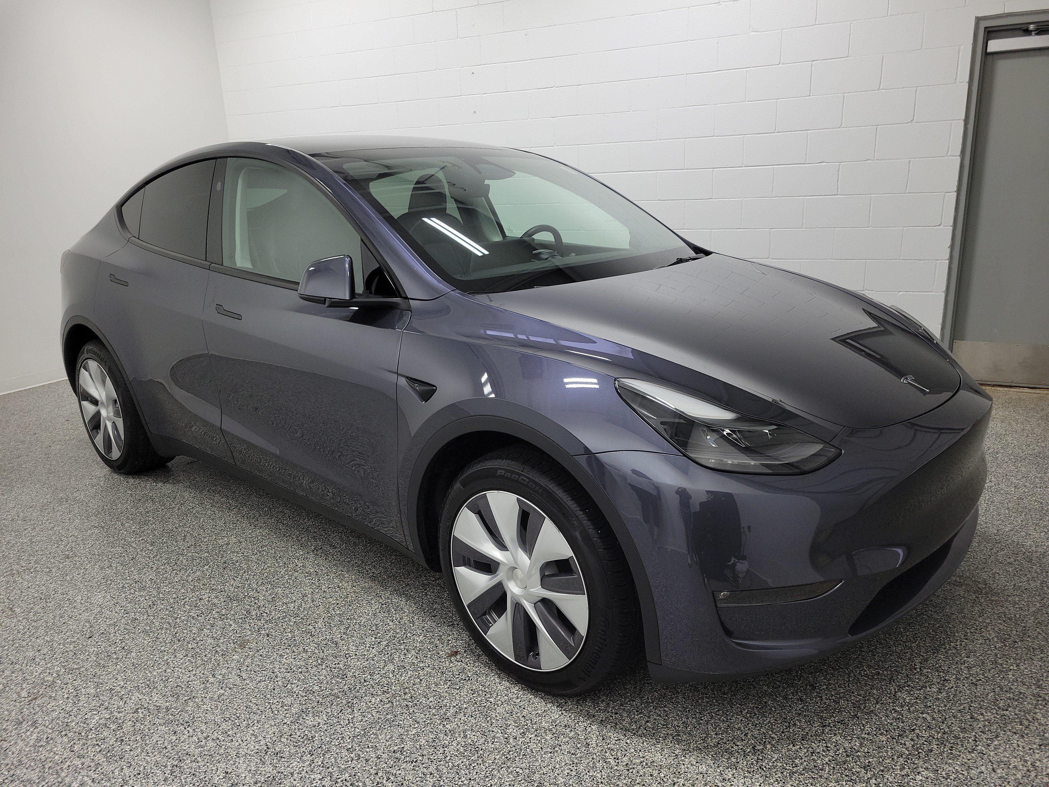 Used 2023 Tesla Model Y Long Range AWD/4WD image 5
