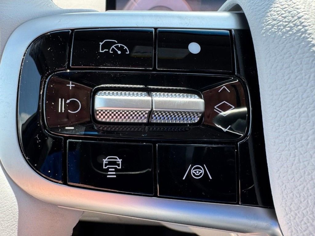 Used 2026 Genesis GV70 2.5T Advanced image 12