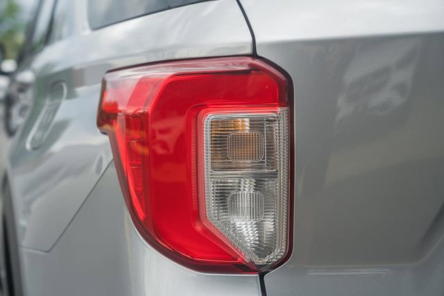 Used 2021 Ford Explorer Platinum w/ Equipment Group 601A AWD/4WD image 7