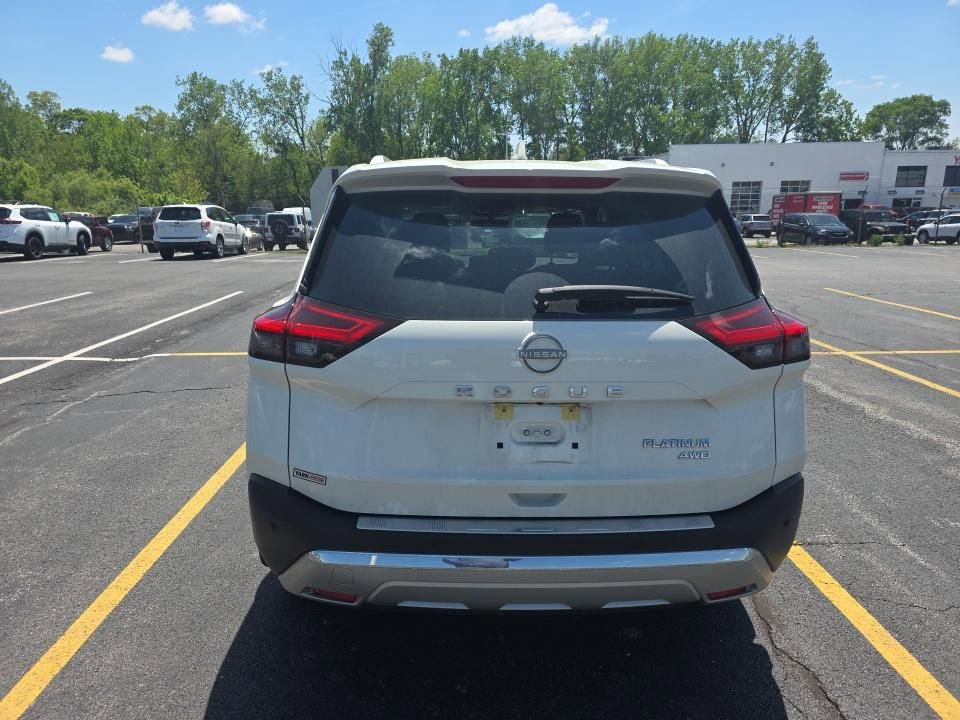 Certified 2023 Nissan Rogue Platinum AWD/4WD image 6