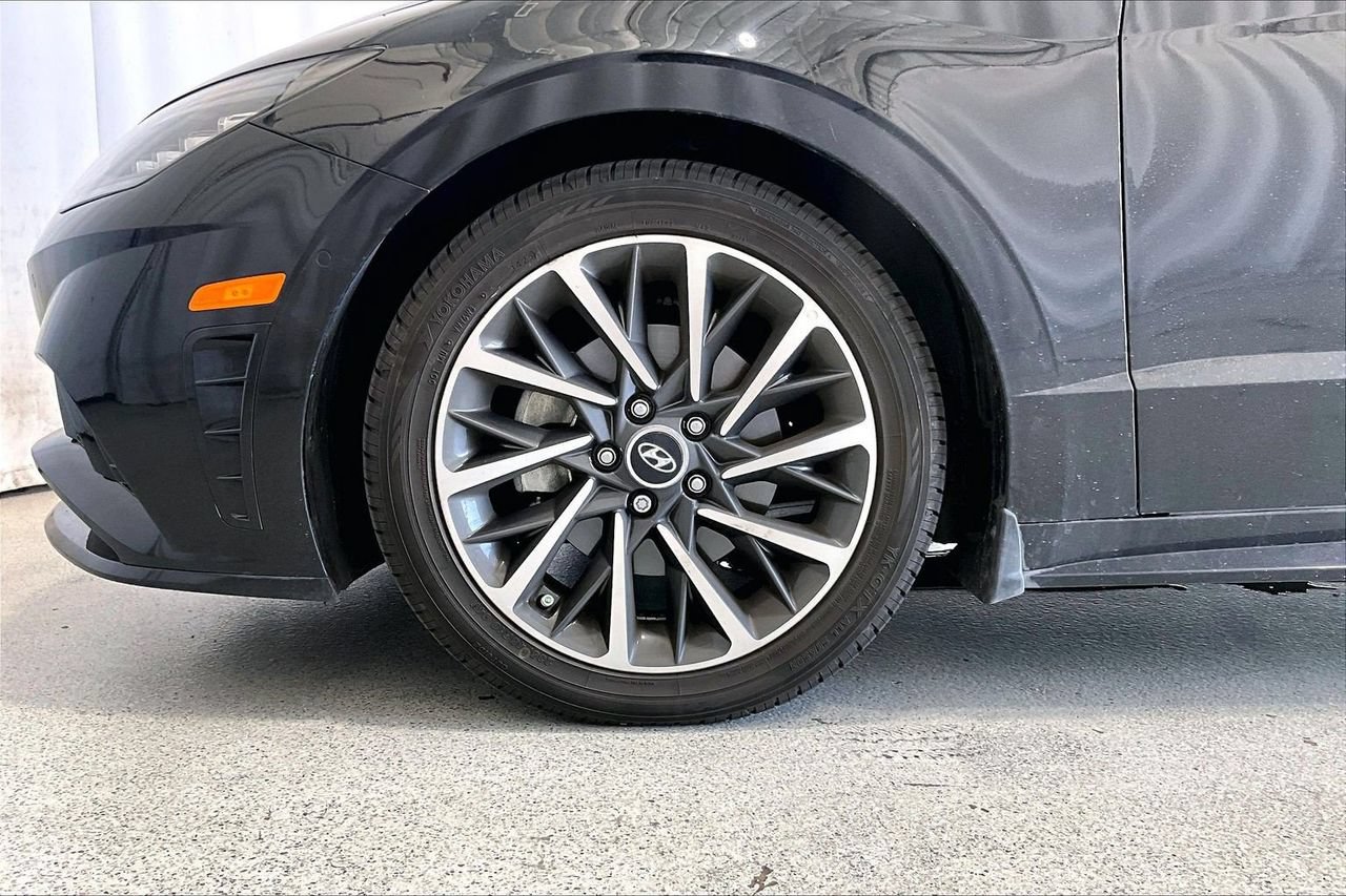 Used 2022 Hyundai Sonata Limited FWD image 3