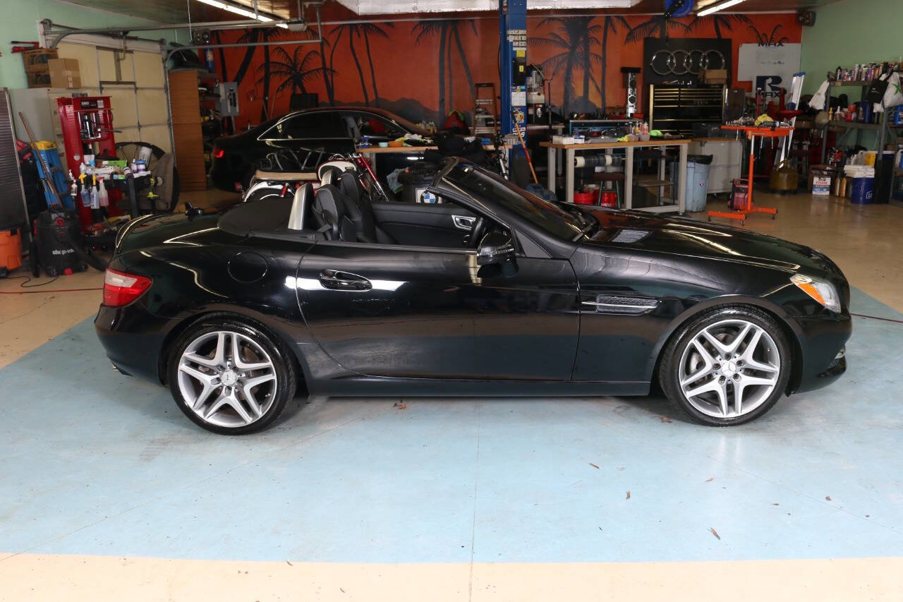 Used 2014 Mercedes-Benz SLK 250 w/ Premium Package image 1