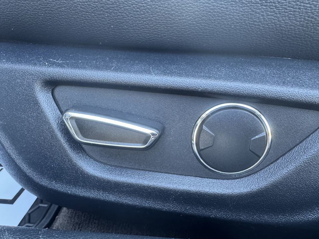 Used 2018 Ford Mustang Premium image 13