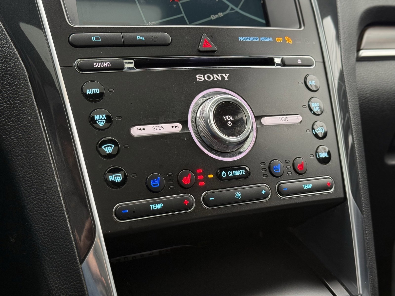 Used 2017 Ford Explorer Limited image 27