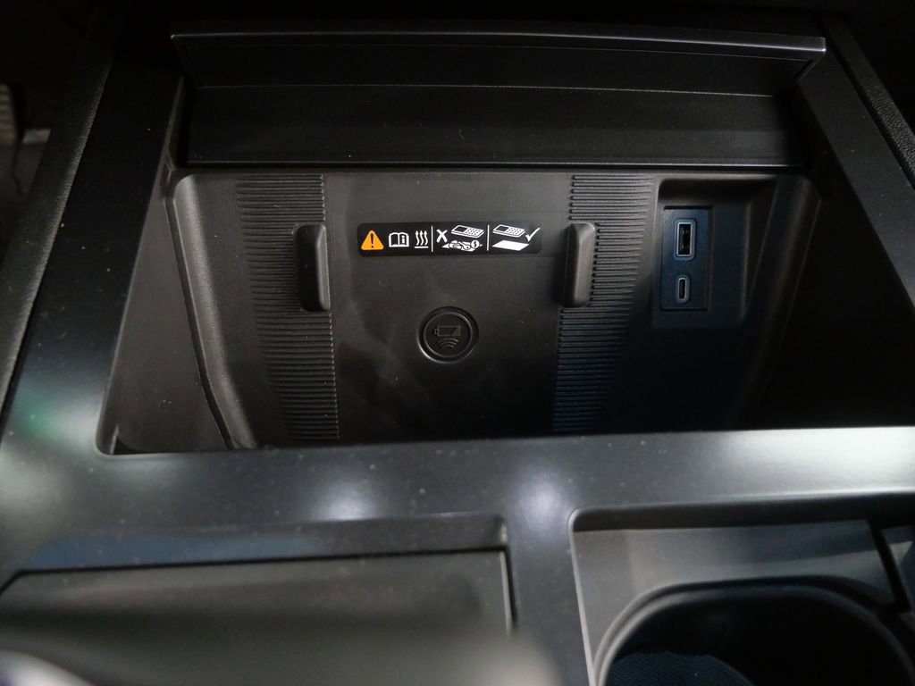 New 2026 GMC Hummer EV SUV w/ LPO, Dark Essentials Package image 29