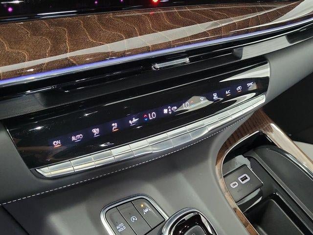 Used 2021 Cadillac Escalade Premium Luxury Platinum RWD image 29