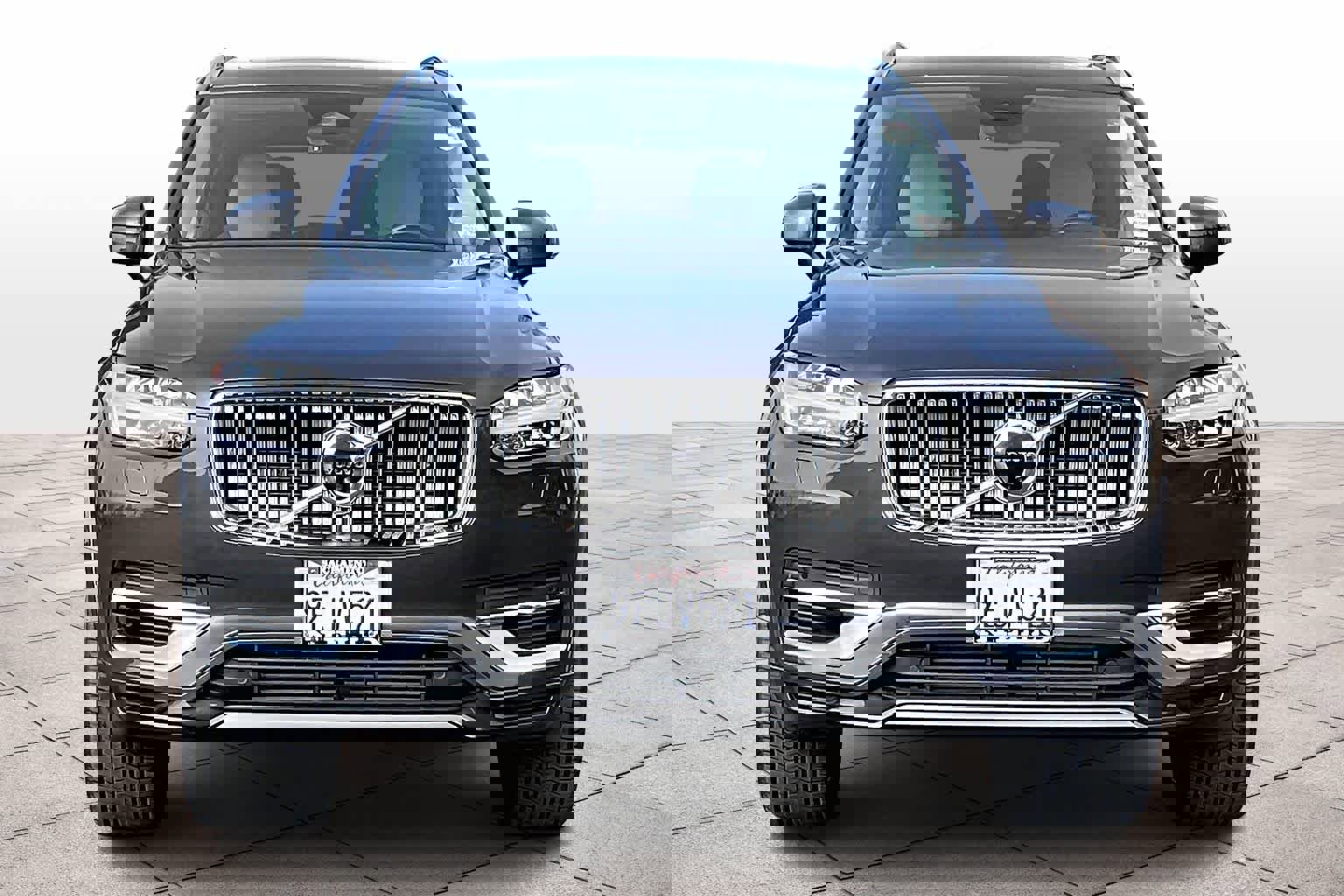 Used 2023 Volvo XC90 T8 Plus w/ Protection Package Premier image 3