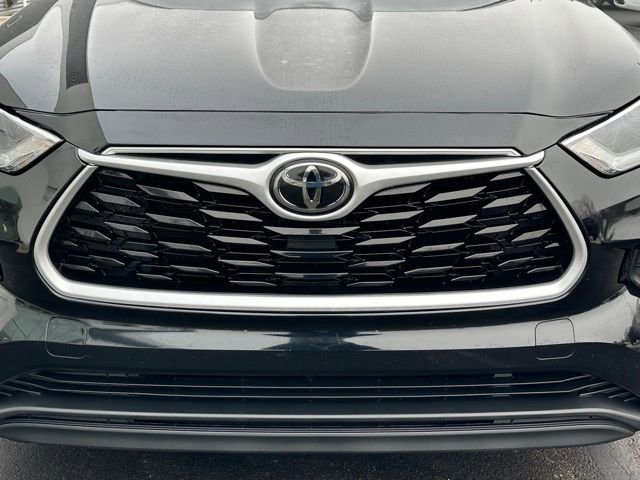 Used 2021 Toyota Highlander L image 9
