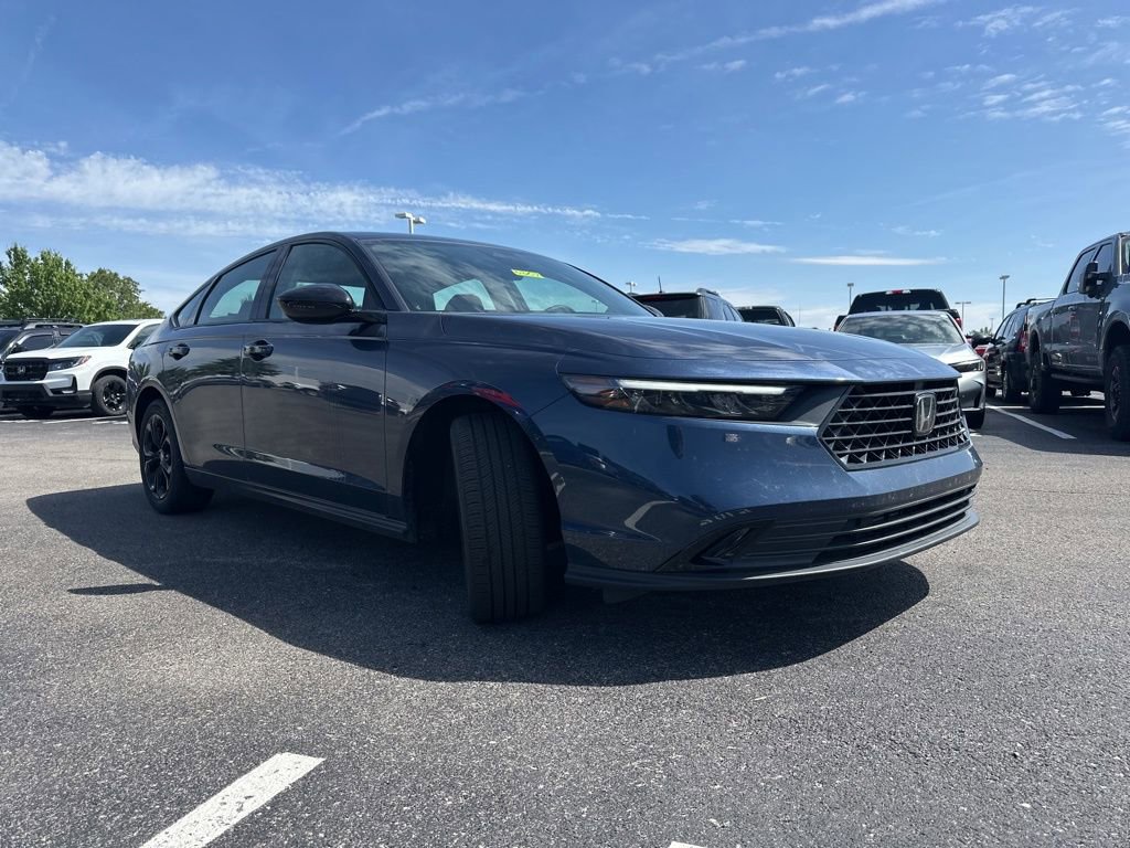 Used 2025 Honda Accord SE image 13