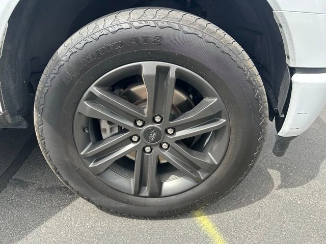 Used 2023 Ford F150 Lightning XLT AWD/4WD image 13