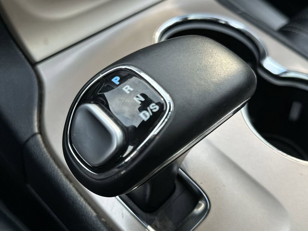 Used 2015 Jeep Grand Cherokee Limited w/ Luxury Group II image 20