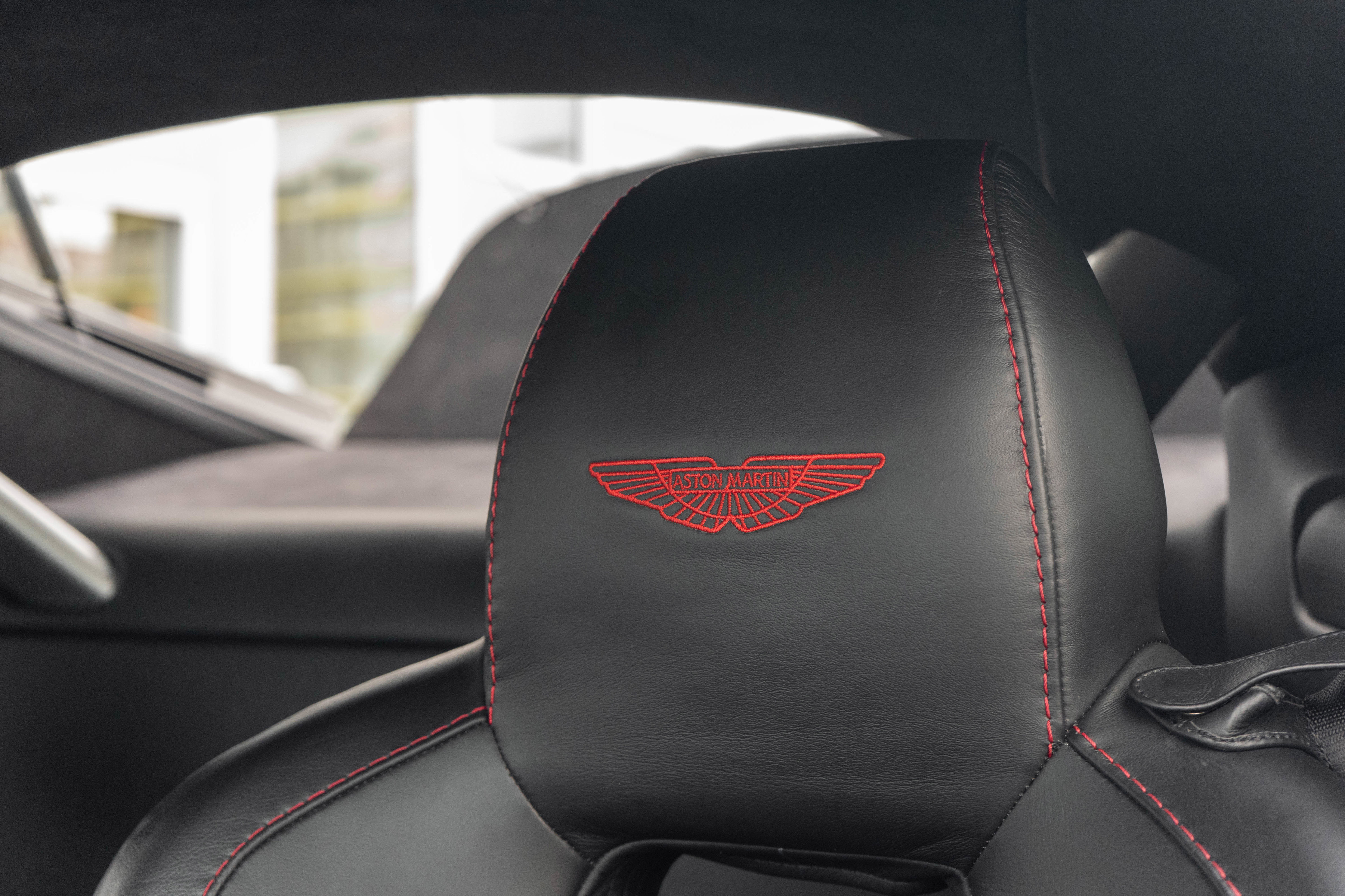 Used 2015 Aston Martin V12 Vantage S image 12