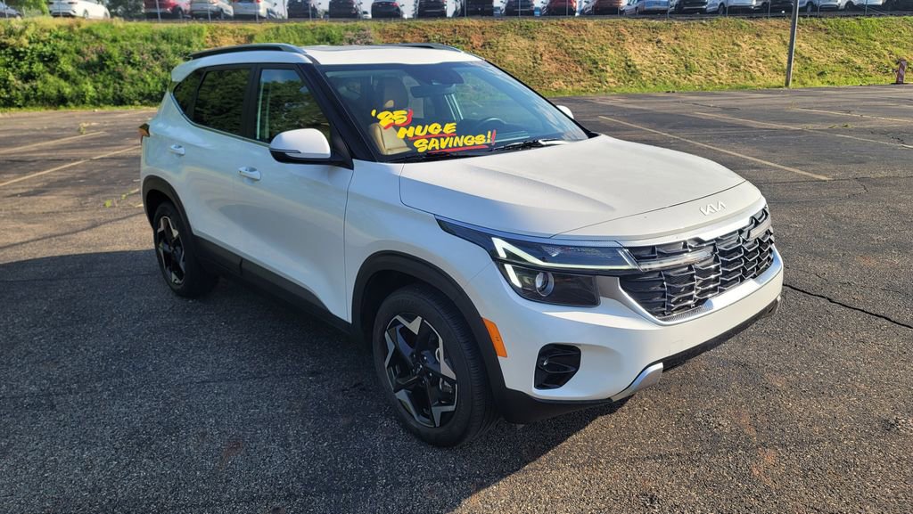 Used 2025 Kia Seltos EX w/ EX Sunroof Package FWD image 16