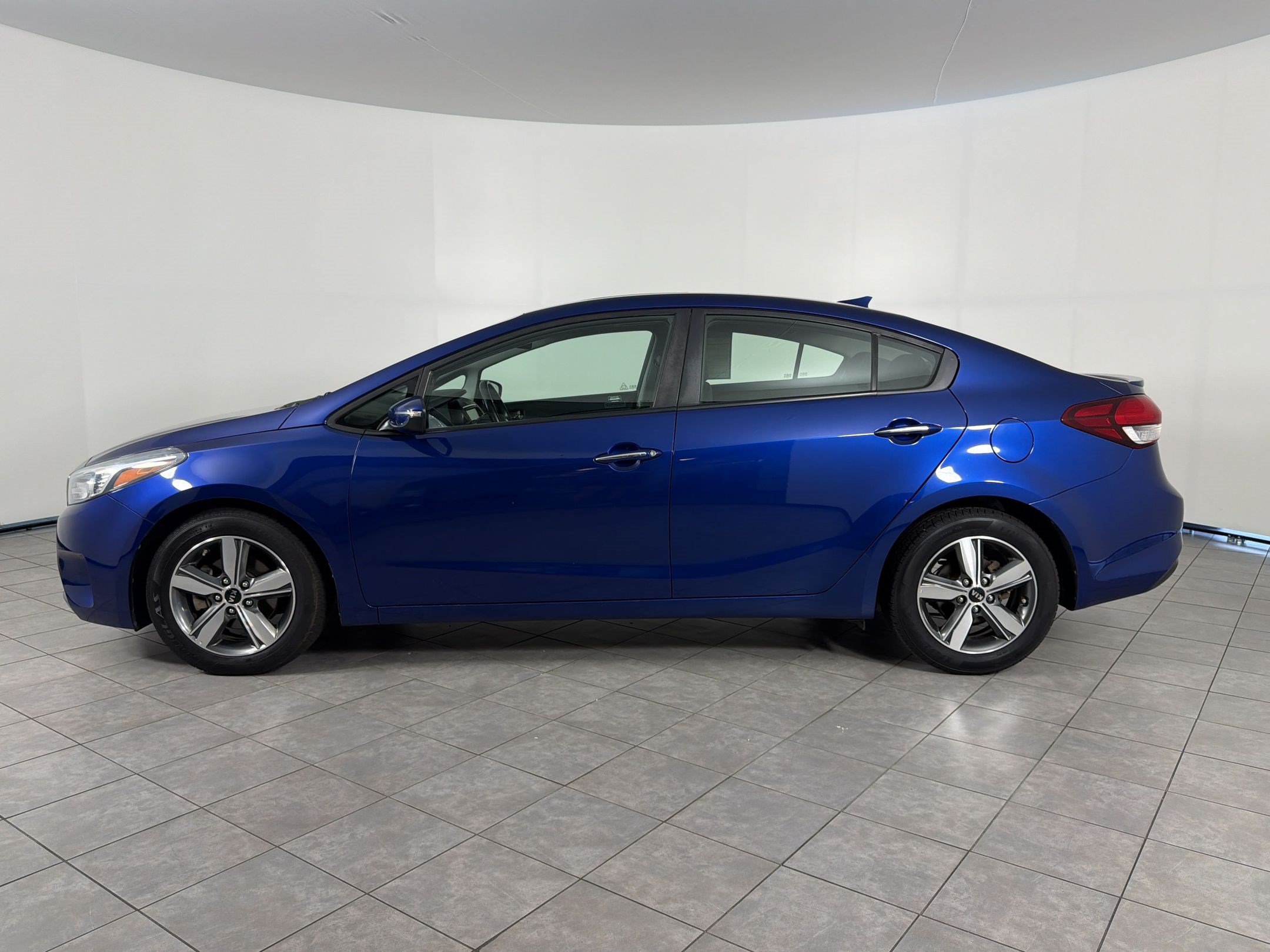 Used 2018 Kia Forte S w/ S Technology Plus Package FWD image 2