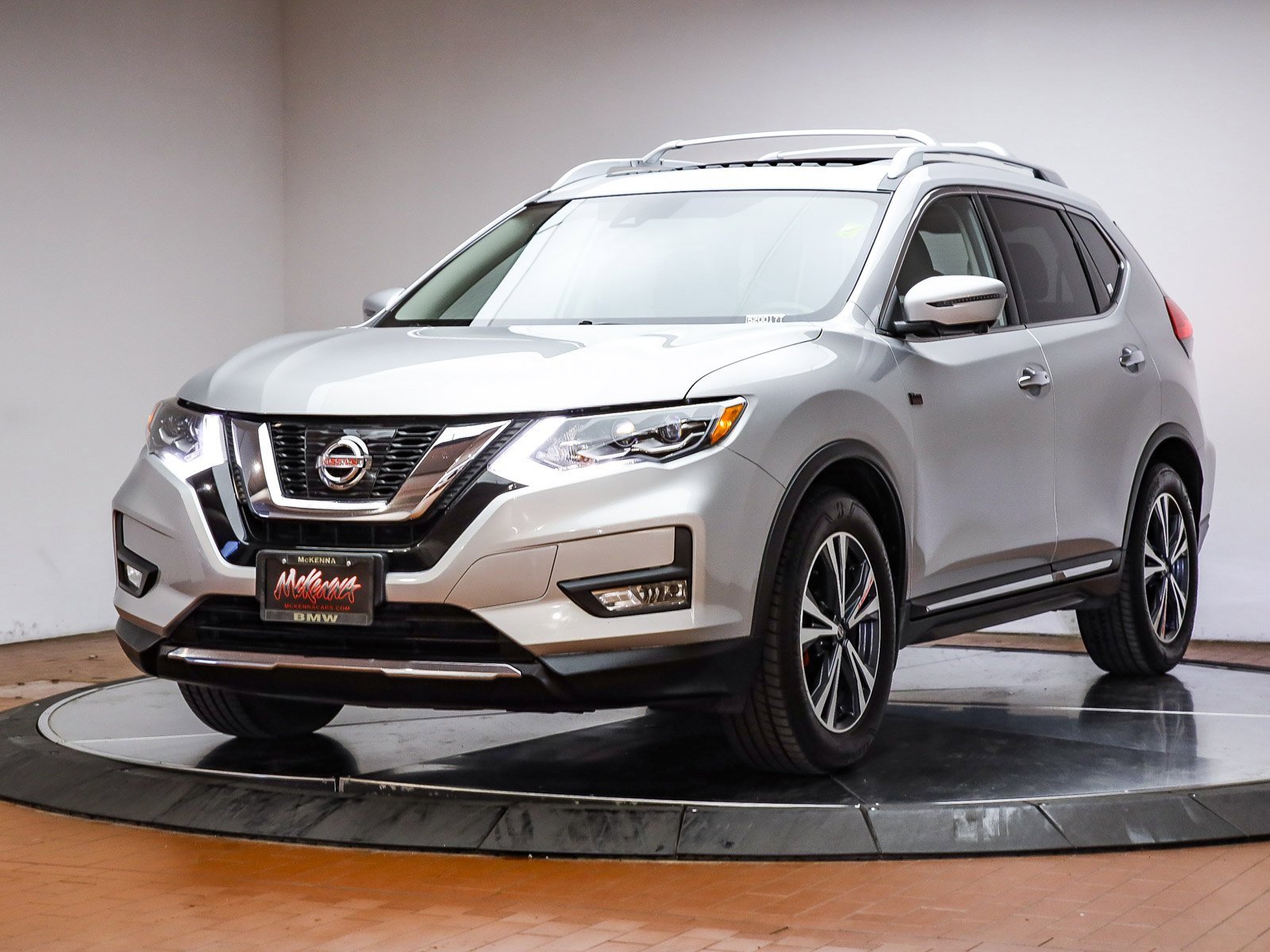 Used 2017 Nissan Rogue SL w/ SL Premium Package