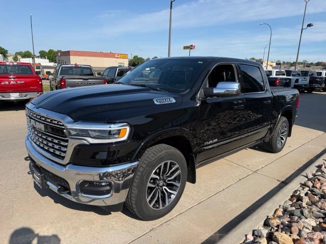 Used 2025 RAM 1500 Limited AWD/4WD image 3