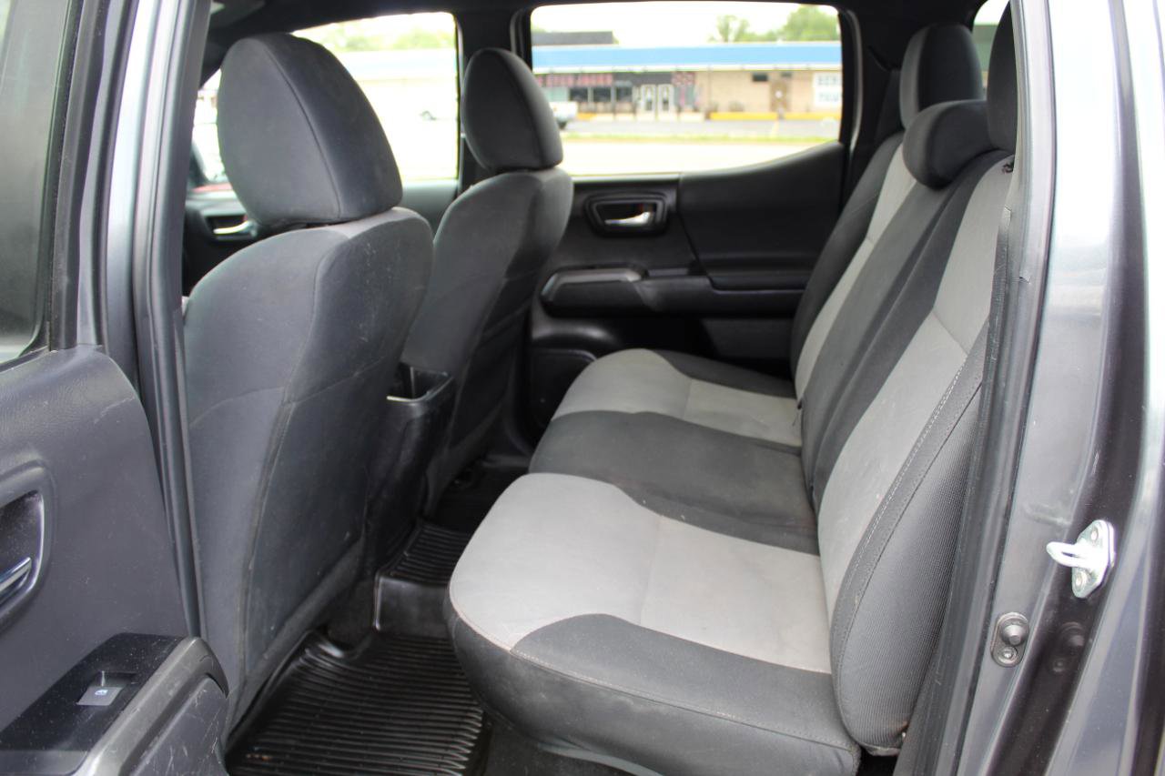 Used 2023 Toyota Tacoma TRD Off-Road AWD/4WD image 10
