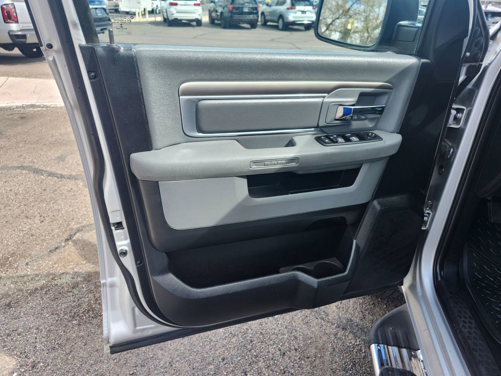 Used 2015 RAM 1500 Classic SLT image 19