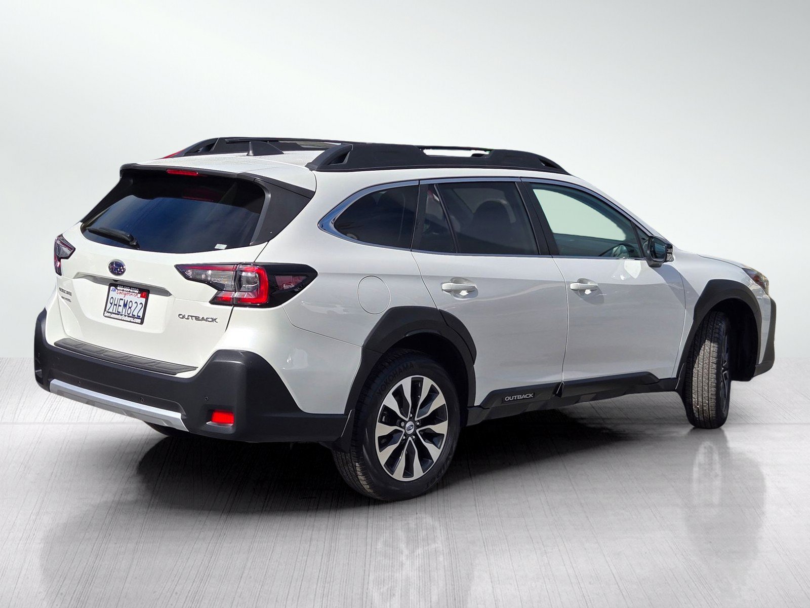 Used 2023 Subaru Outback Limited AWD/4WD image 4