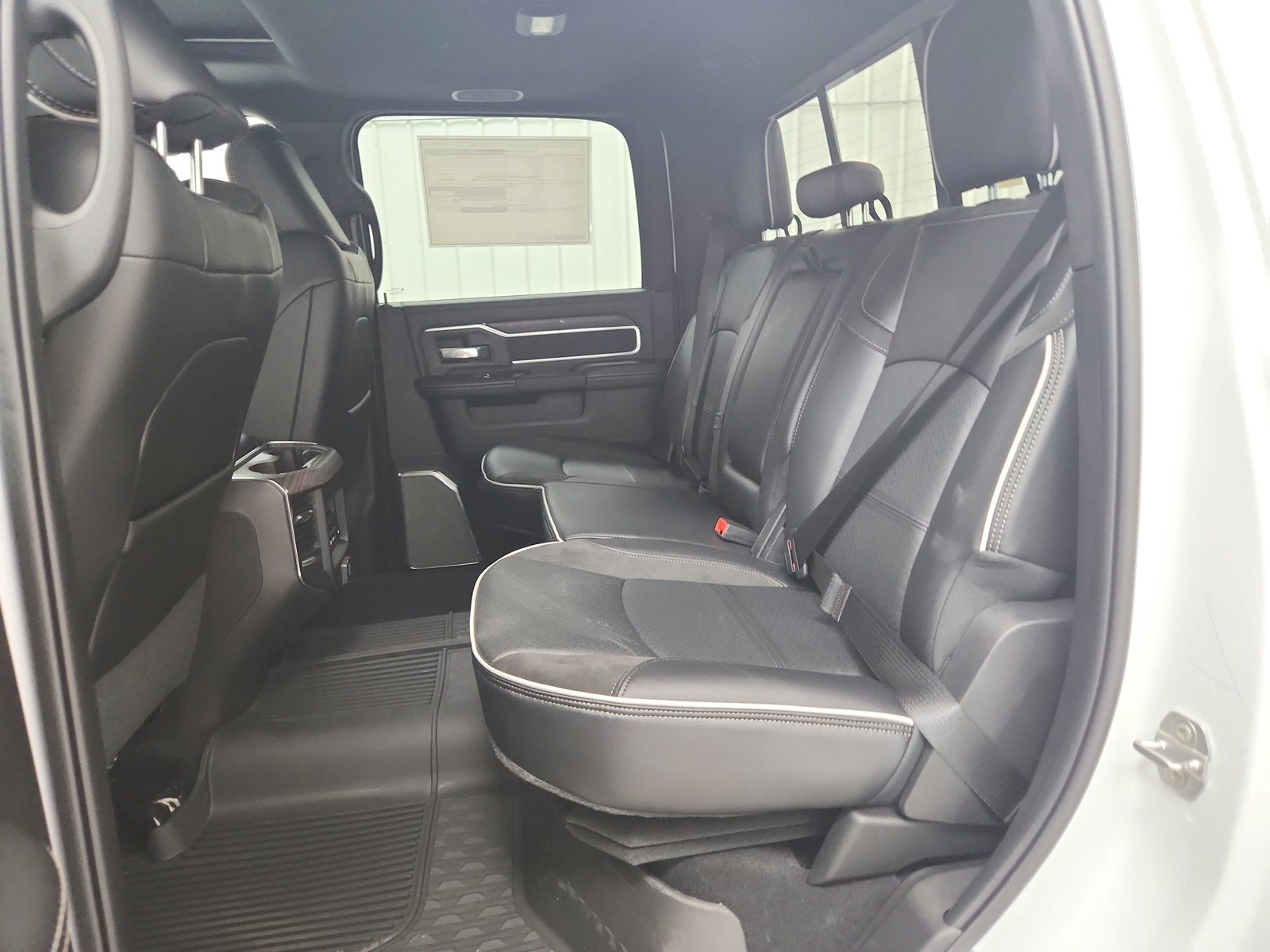 New 2026 RAM 3500 Laramie AWD/4WD image 37