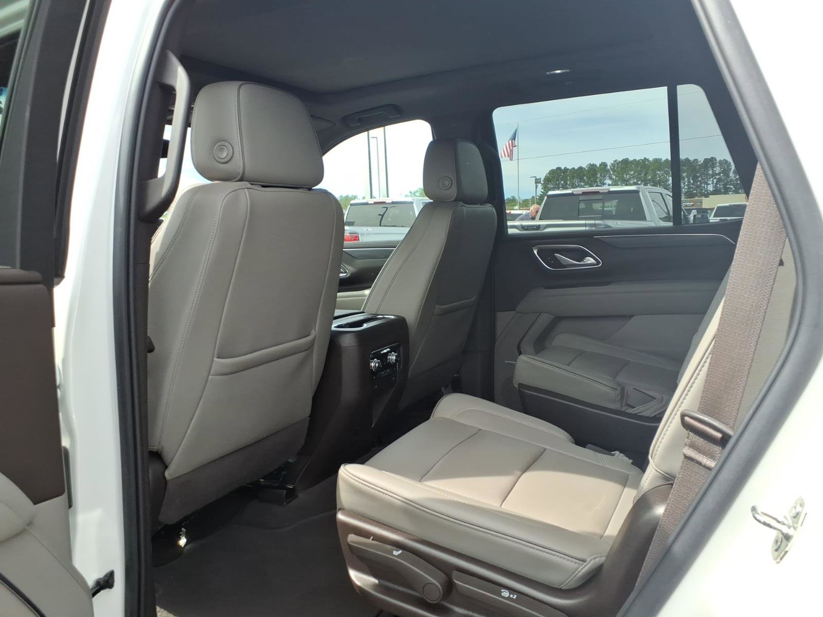 Used 2022 GMC Yukon SLT w/ SLT Premium Package image 24