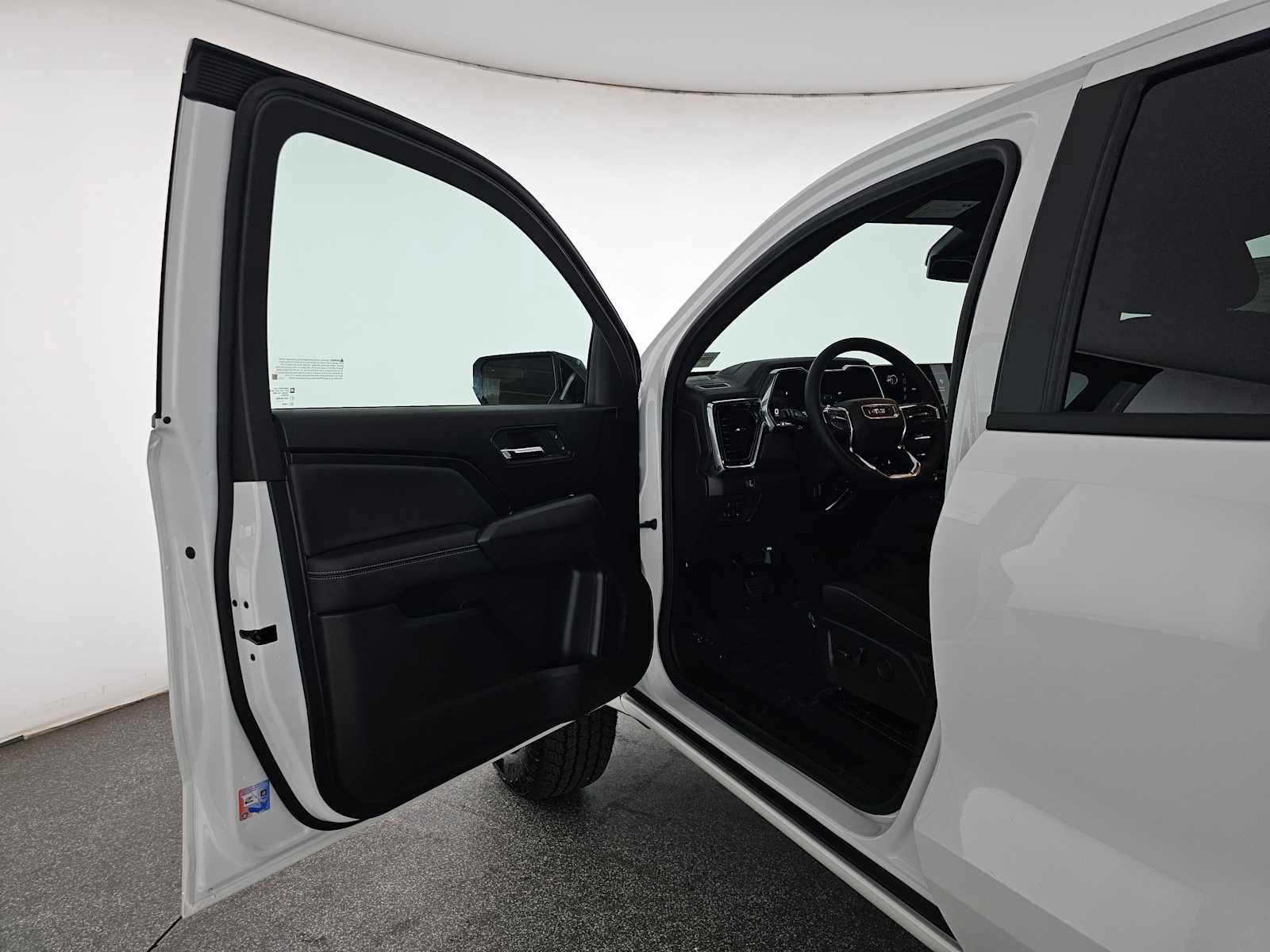 New 2026 GMC Canyon Elevation w/ Convenience Package RWD image 19