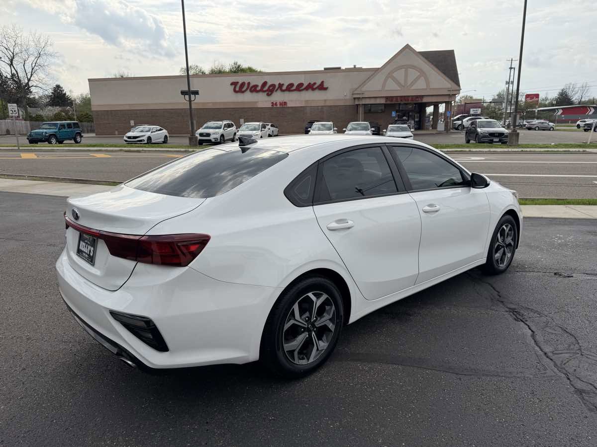 Used 2019 Kia Forte LXS FWD image 5