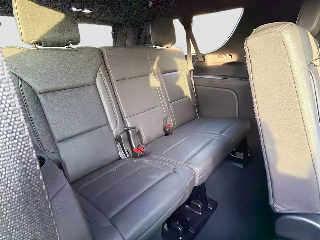 Used 2024 Chevrolet Suburban LT image 23