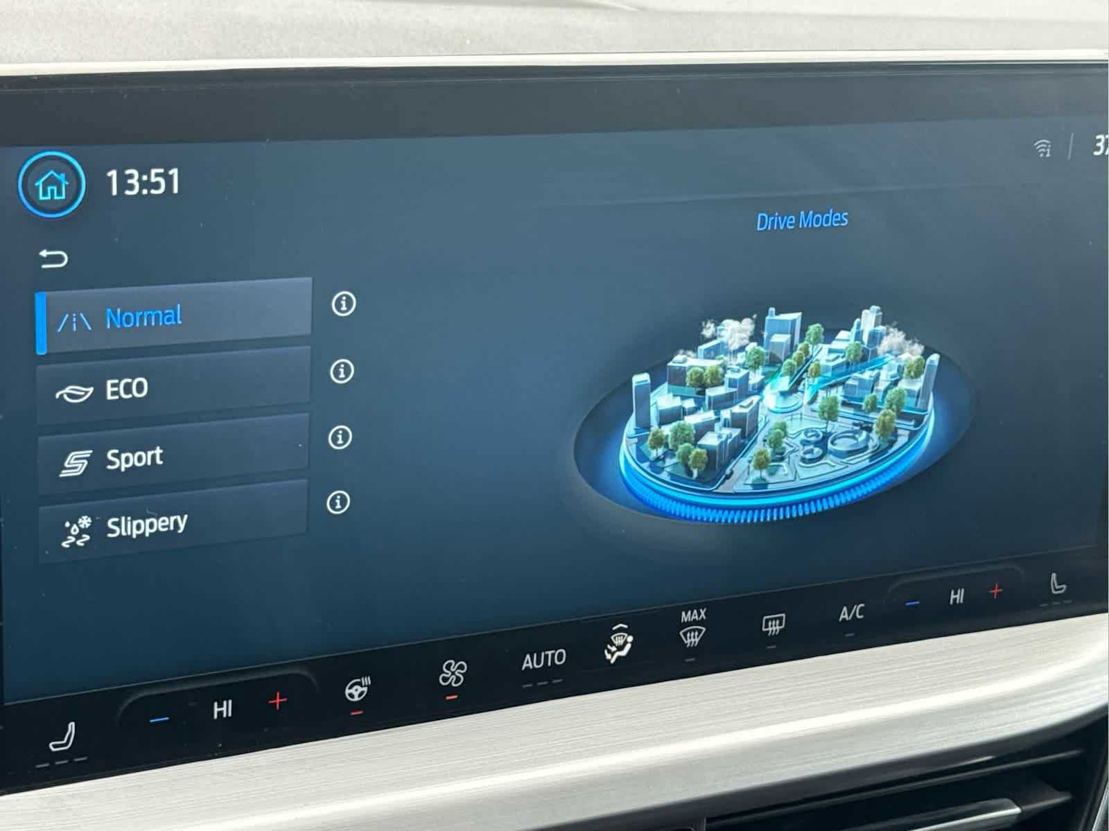 Used 2023 Ford Escape Platinum w/ Premium Technology Package image 44