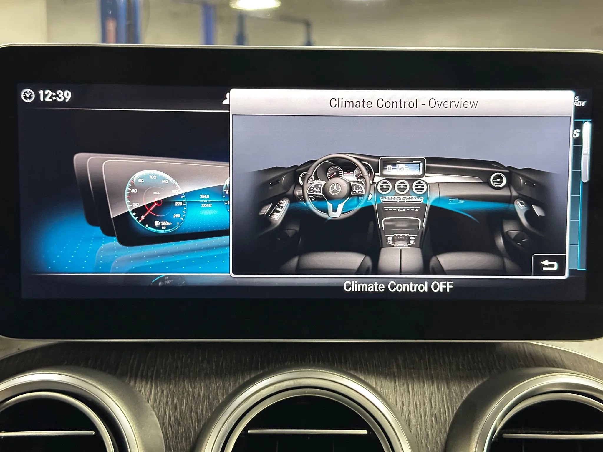 Used 2019 Mercedes-Benz C 300 Sedan w/ Parking Assistance Package image 43