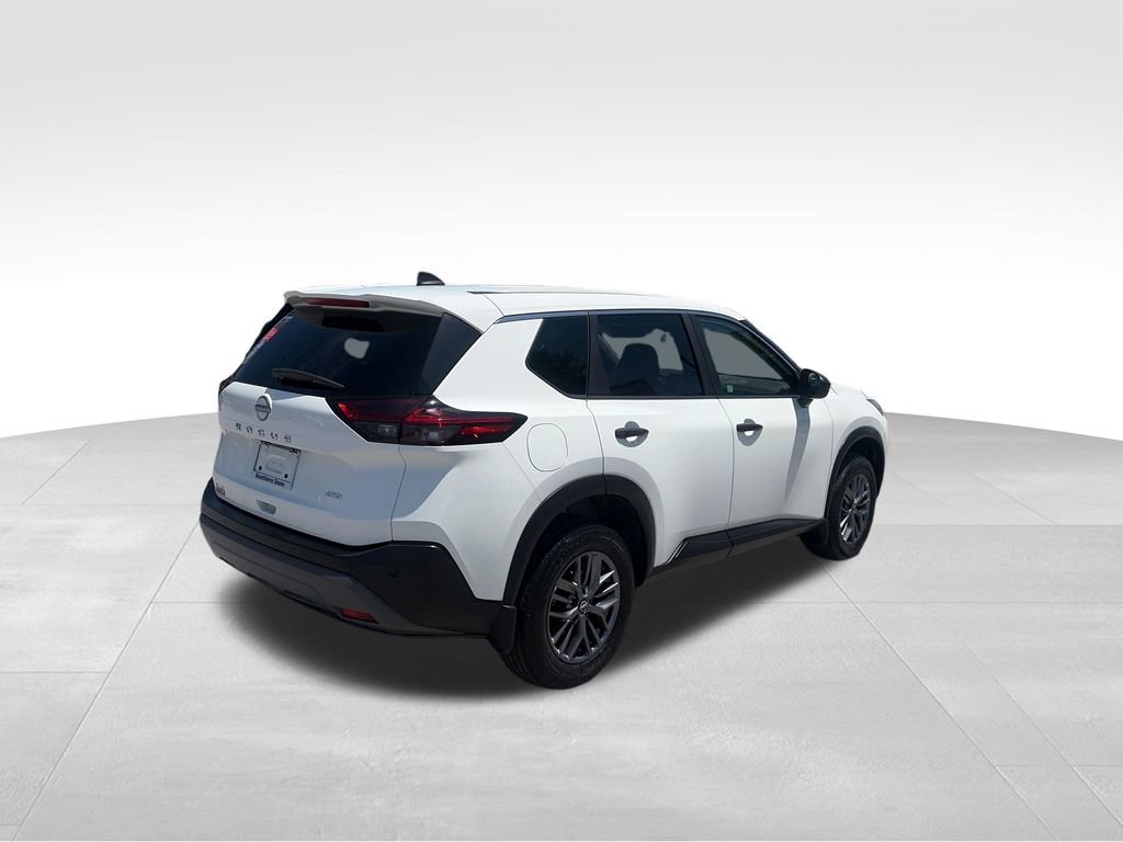 Used 2023 Nissan Rogue S AWD/4WD image 6