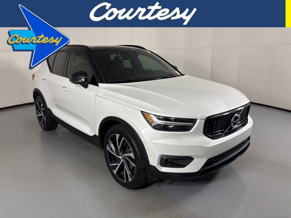 Used 2019 Volvo XC40 T5 R-Design image 1