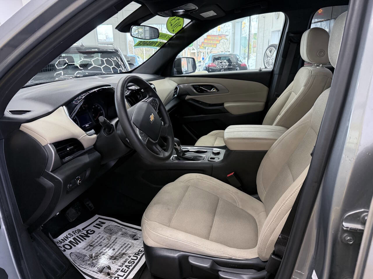 Used 2023 Chevrolet Traverse LS image 12