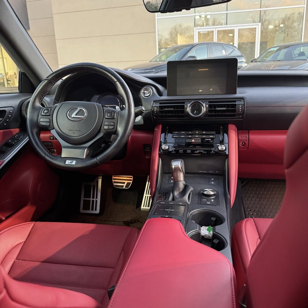 Used 2024 Lexus IS 500 image 7