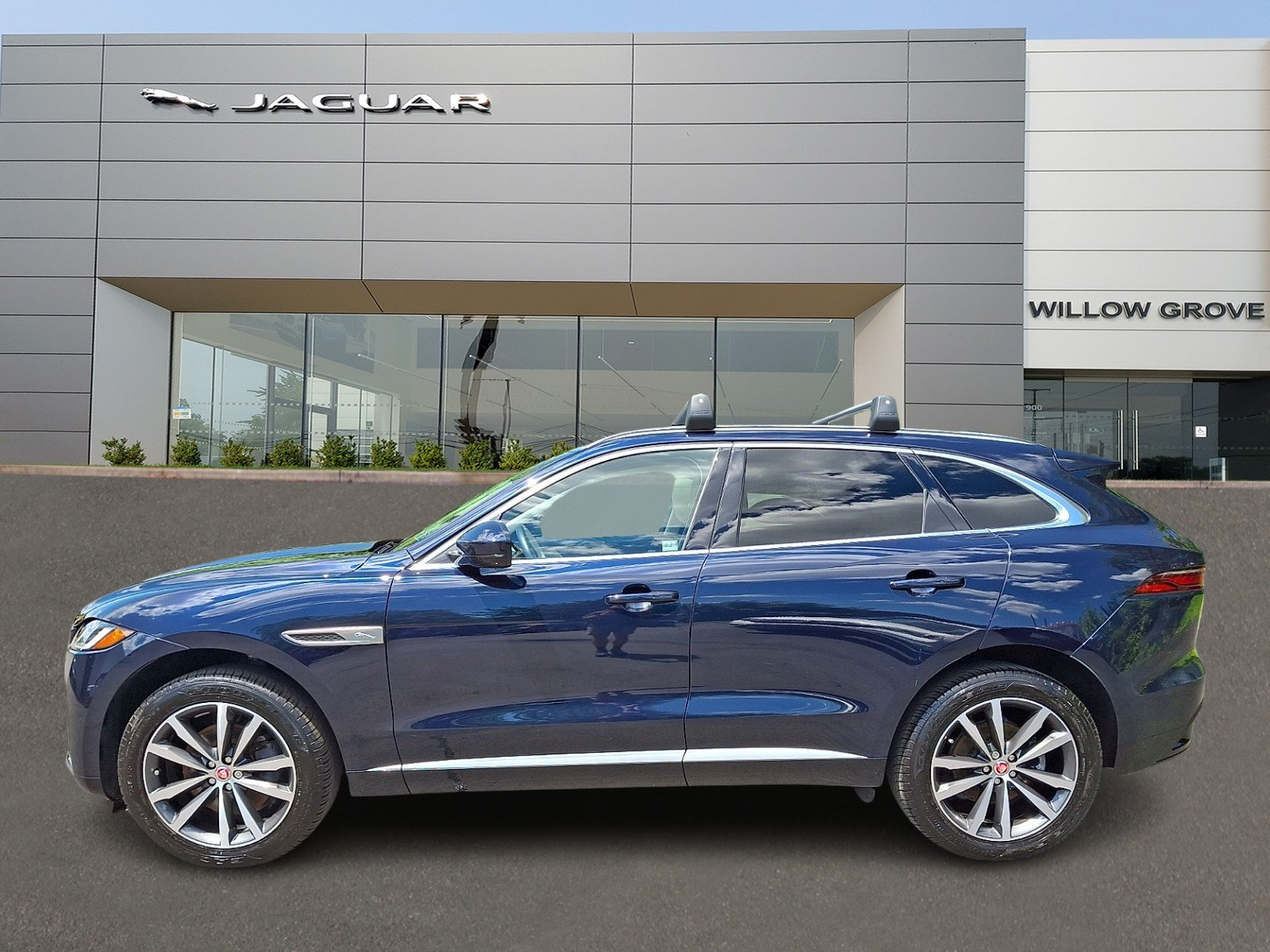 Used 2023 Jaguar F-PACE S AWD/4WD image 6