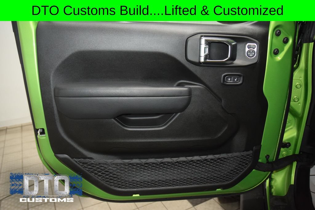 Used 2025 Jeep Gladiator Rubicon w/ Safety Group AWD/4WD image 48